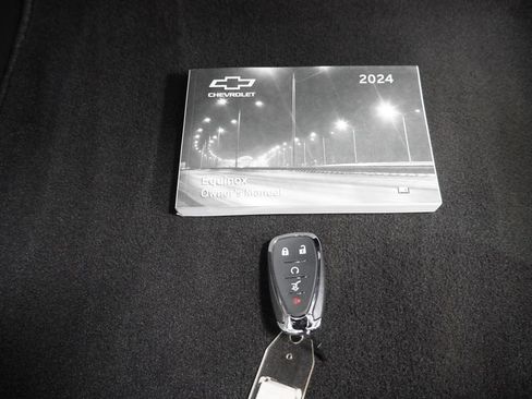 Used 2024 Chevrolet Equinox LT FWD image 27
