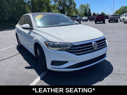 Used 2021 Volkswagen Jetta SE FWD image 2