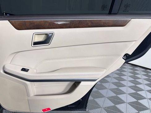 Used 2016 Mercedes-Benz E 350 Sedan image 20