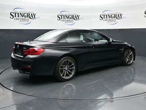 Used 2018 BMW M4 Convertible image 7