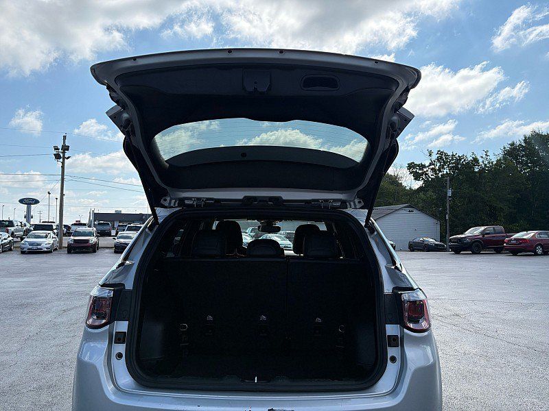 Used 2025 Jeep Compass Latitude AWD/4WD image 9