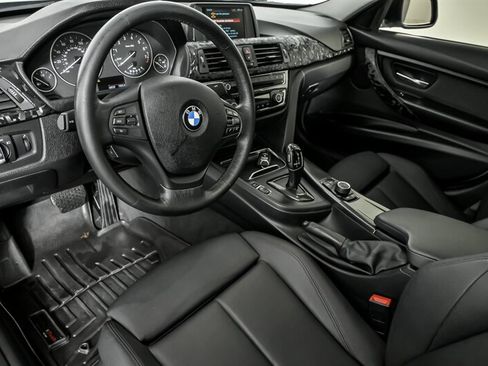 Used 2018 BMW 320i xDrive Sedan image 18