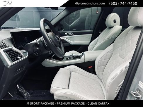 Used 2024 BMW X5 xDrive50e w/ M Sport Package AWD/4WD image 18