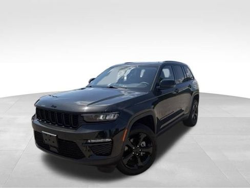 Used 2023 Jeep Grand Cherokee Limited w/ Black Appearance Package AWD/4WD image 1