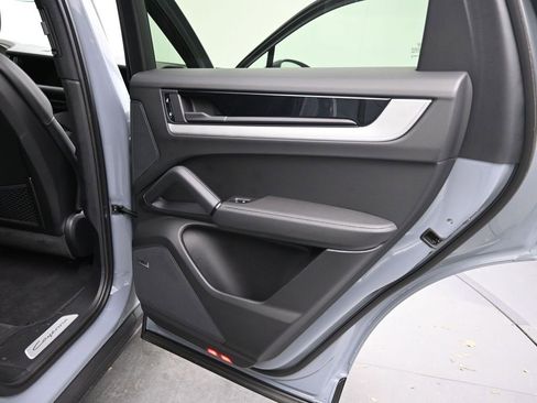 New 2026 Porsche Cayenne Coupe image 15