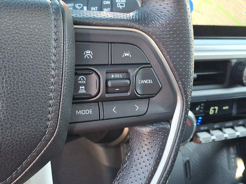 Used 2025 Toyota 4Runner TRD Off-Road Premium AWD/4WD image 23