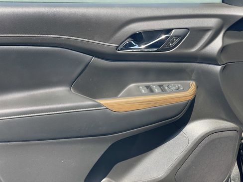 Used 2020 GMC Acadia SLE FWD image 20
