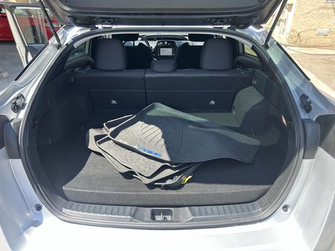 Used 2022 Toyota Prius Prime LE image 3