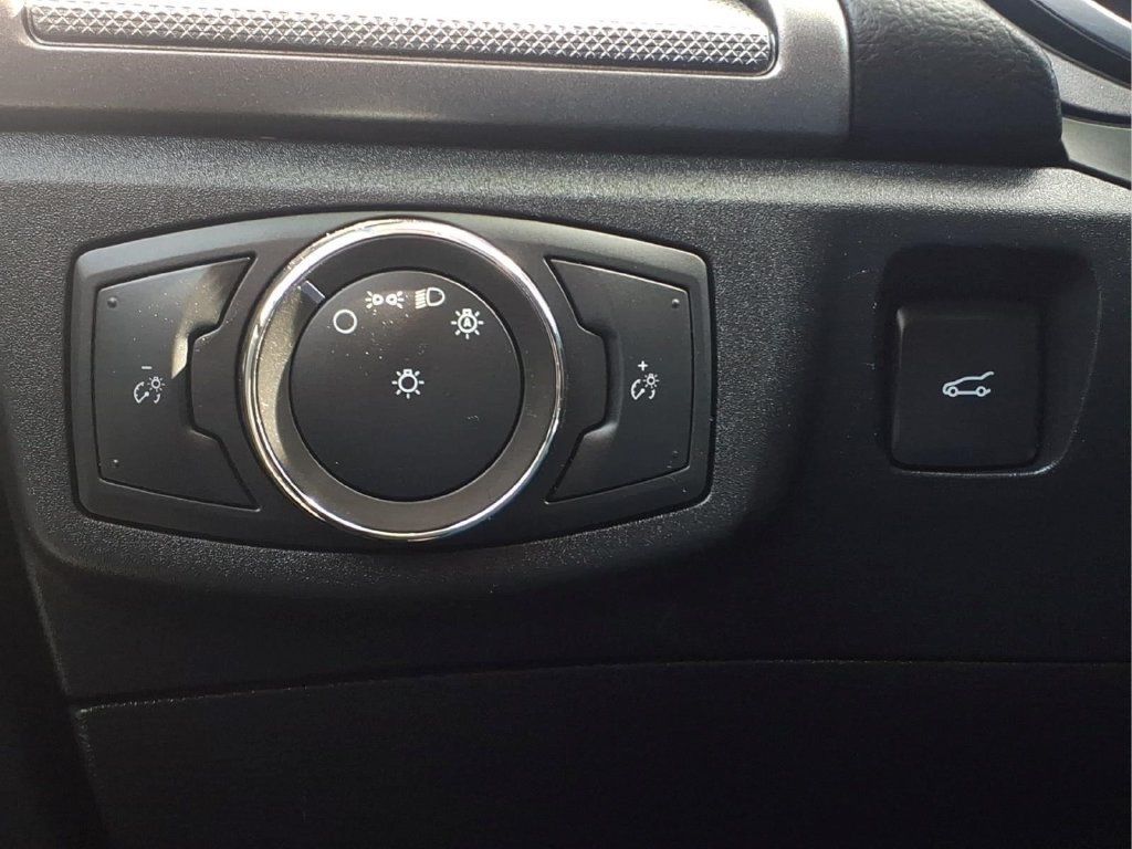 Certified 2020 Ford Fusion SE FWD image 19