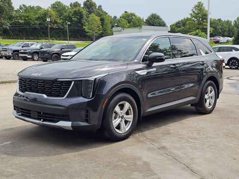 Used 2026 Kia Sorento LX FWD image 1