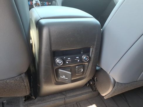 Used 2021 Buick Enclave Premium w/ Sun and Sites Package AWD/4WD image 11