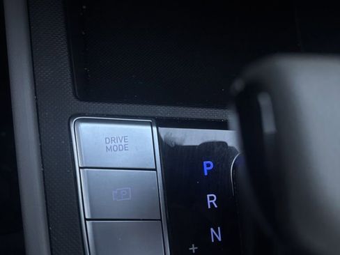 Used 2024 Hyundai Elantra SEL image 23