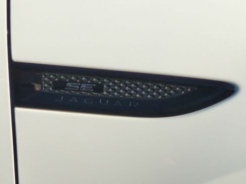 Used 2020 Jaguar E-PACE SE image 37