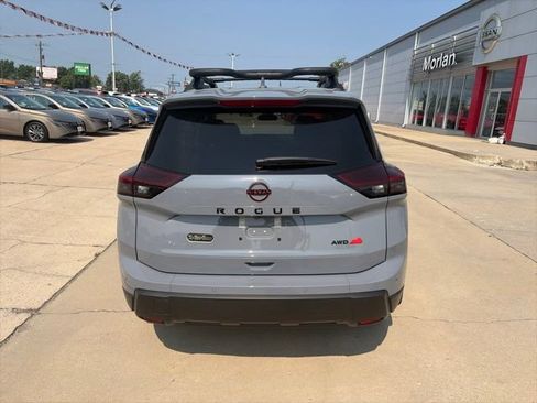 Used 2025 Nissan Rogue SV AWD/4WD image 5