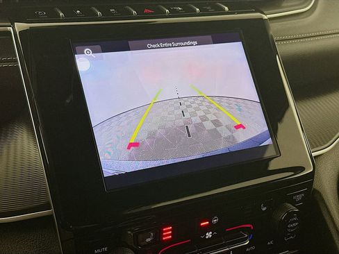 Certified 2024 Jeep Grand Cherokee Altitude image 19