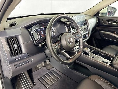 Certified 2023 Nissan Pathfinder SL w/ SL Premium Package AWD/4WD image 9