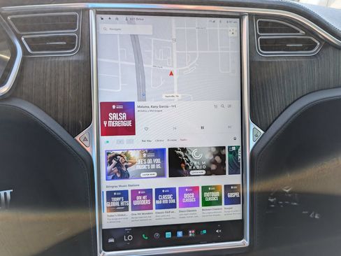 Used 2013 Tesla Model S Performance RWD image 23