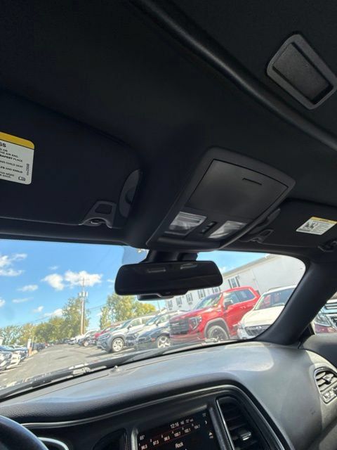 Used 2016 Dodge Challenger R/T Scat Pack w/ Leather Interior Group RWD image 21