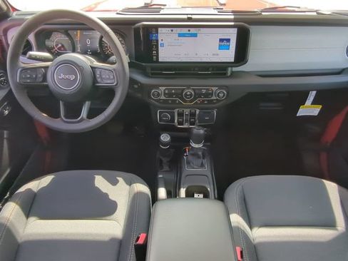 Used 2024 Jeep Gladiator Sport AWD/4WD image 14