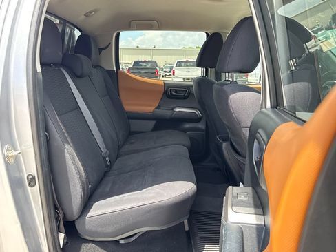 Used 2018 Toyota Tacoma SR5 RWD image 24