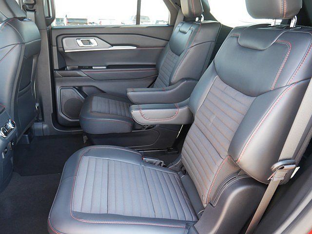 New 2026 Ford Explorer ST-Line w/ ST-Line Street Pack AWD/4WD image 15