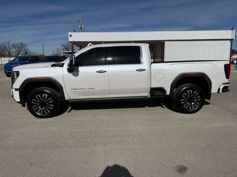 Used 2024 GMC Sierra 2500 Denali Ultimate image 3