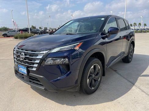 Certified 2024 Nissan Rogue SV FWD image 3