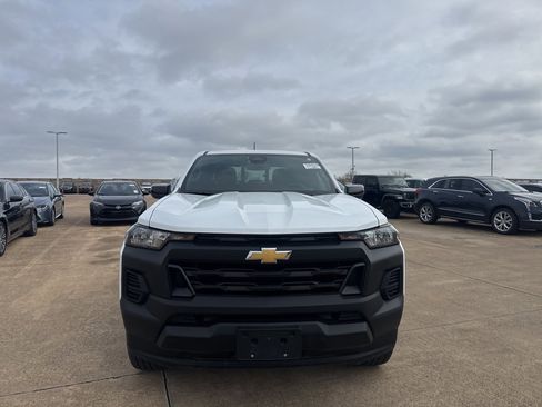 Used 2024 Chevrolet Colorado W/T w/ Safety Package image 4