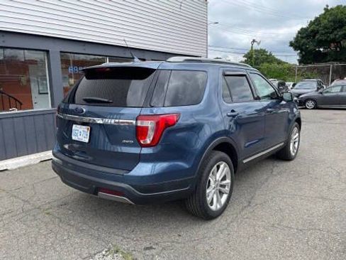 Used 2019 Ford Explorer XLT w/ Equipment Group 202A image 8