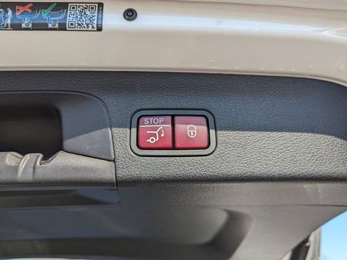 Used 2022 Mercedes-Benz GLS 450 4MATIC image 53