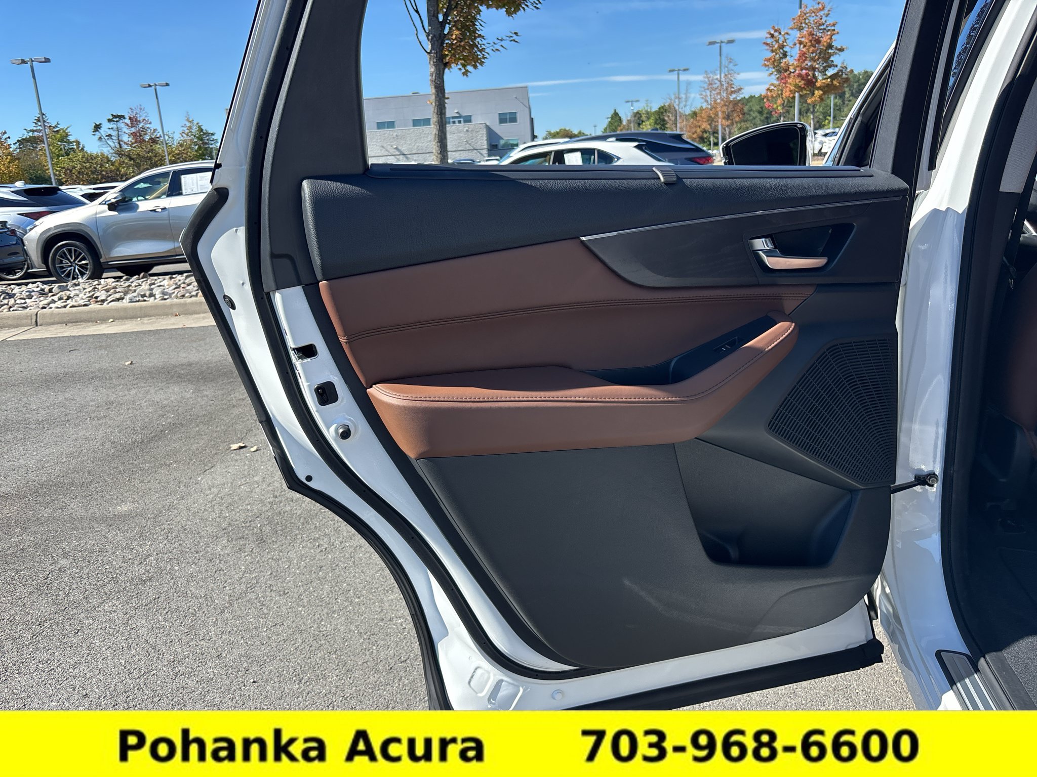 Used 2023 Acura MDX w/ Advance Package AWD/4WD image 24