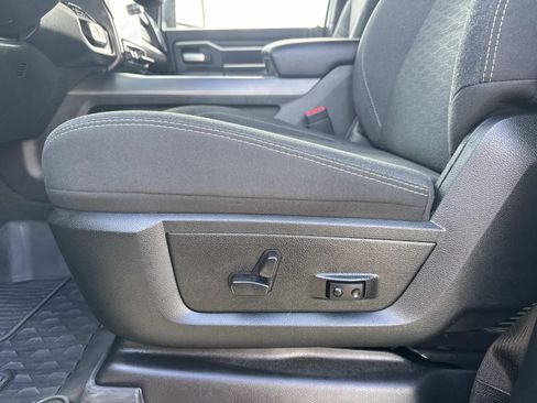 Used 2026 RAM 3500 Big Horn AWD/4WD image 16