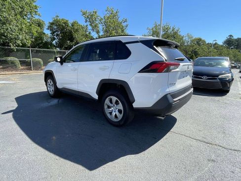 Used 2021 Toyota RAV4 LE FWD image 10