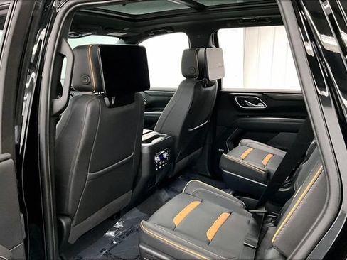 Used 2023 GMC Yukon AT4 w/ Technology Package AWD/4WD image 30