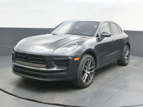 New 2025 Porsche Macan image 1