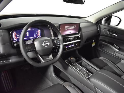 New 2026 Nissan Pathfinder SL AWD/4WD image 13