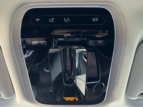 Used 2025 Mercedes-Benz GLC 350e 4MATIC image 38