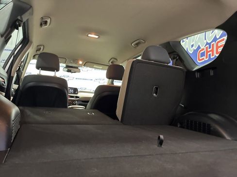 Used 2019 Hyundai Santa Fe SEL FWD image 34
