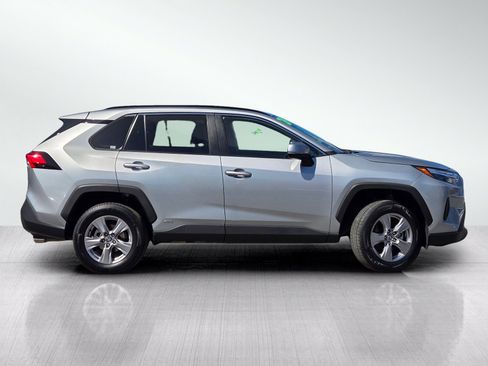 Used 2024 Toyota RAV4 LE AWD/4WD image 3