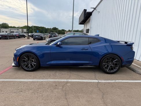 Used 2019 Chevrolet Camaro ZL1 RWD image 3