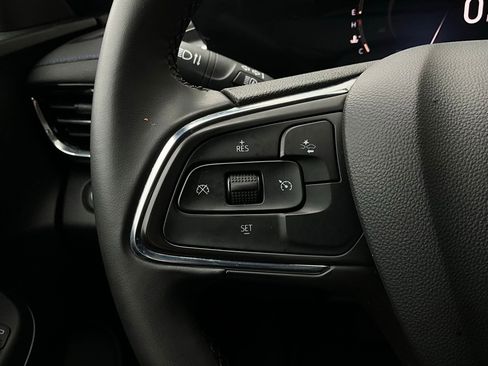 Used 2025 Buick Envista Sport Touring image 33