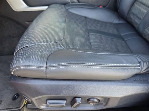 Used 2025 Toyota Sequoia Capstone image 17