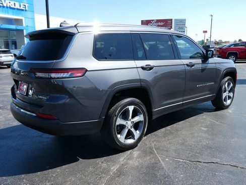 Used 2023 Jeep Grand Cherokee L Limited AWD/4WD image 5