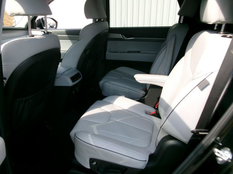 Used 2025 Hyundai Palisade SEL FWD image 9