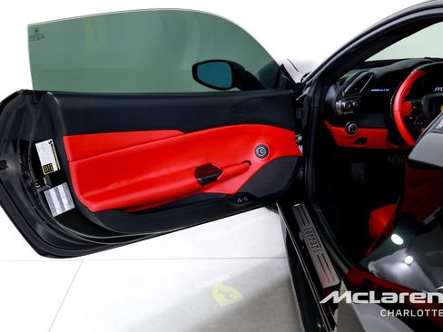 Used 2018 Ferrari 488 GTB RWD image 10