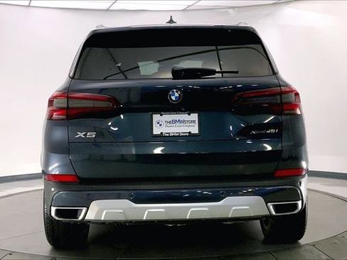 Used 2021 BMW X5 xDrive40i w/ Executive Package image 3