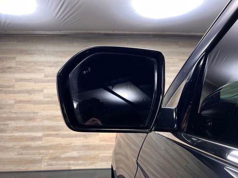 Used 2024 Ford Expedition XLT image 34