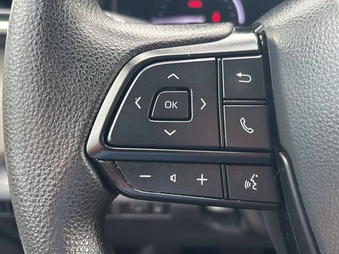 Used 2024 Toyota Sienna LE w/ LE Plus Package FWD image 19