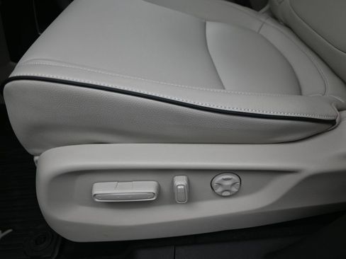New 2026 Honda Odyssey Touring image 12
