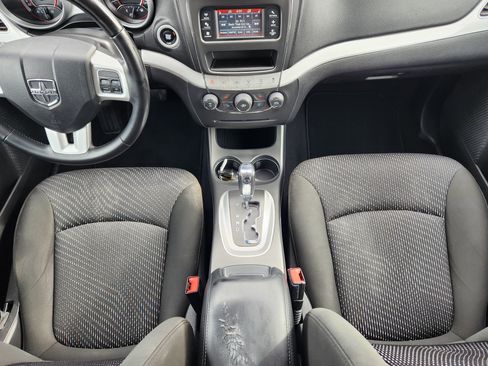 Used 2020 Dodge Journey SE w/ SE Popular Equipment Group FWD image 17